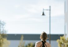 겨울철 허리통증 예방법과 효과적인 스트레칭