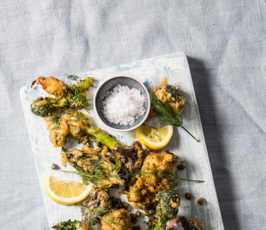 고혈압 예방을 위한 저염 식단의 중요성 green and brown vegetables