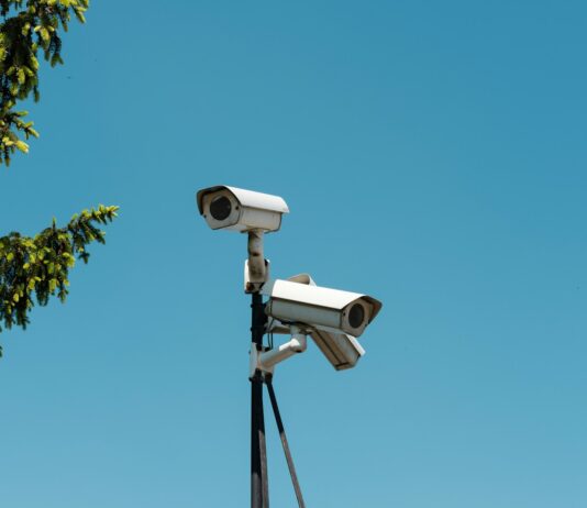 CCTV‧비상벨 전수점검⋯“구민 안전 최우선” white and black camera on tripod