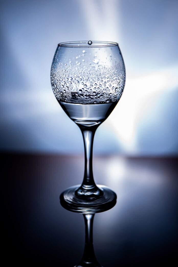 Photo by Trac Vu clear wine glass with water