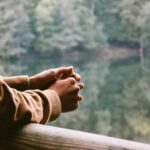 마음 챙기기, 일상에서 시작하는 정신건강 자가 돌봄법 tilt-shift photography of person in brown jacket